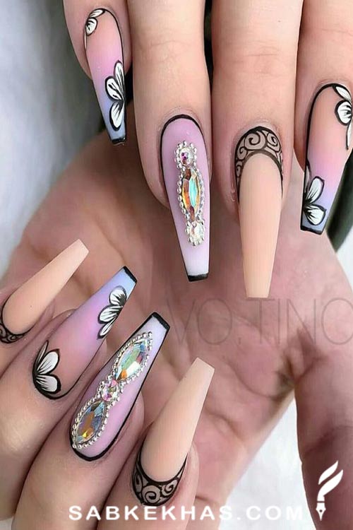 طراحی ناخن نگین دار جدید
