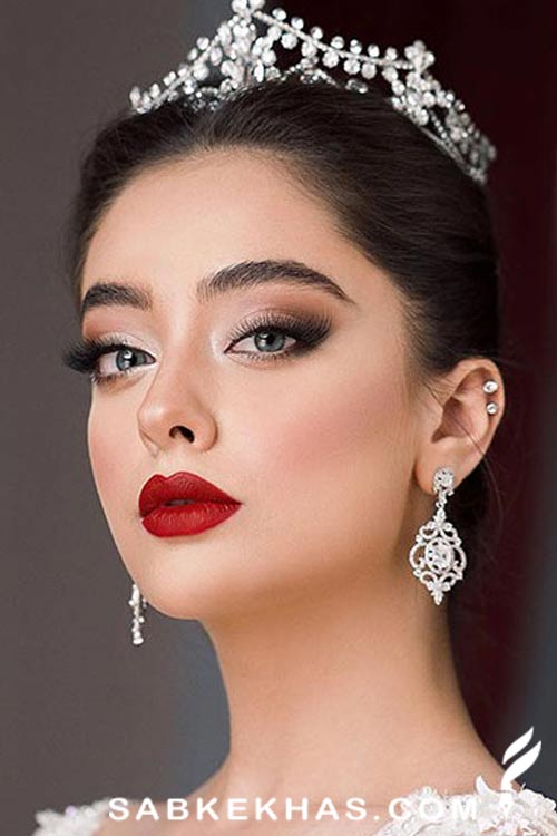 میکاپ با رژ قرمز