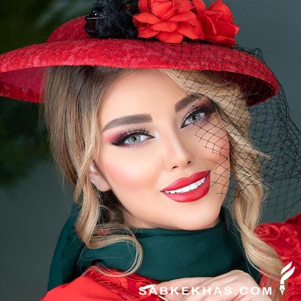 آرایش با رژ قرمز