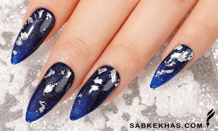 طراحی ناخن آبی و نقرهای