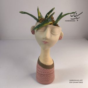 گلدان دختر بومی