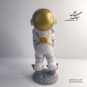 مجسمه فضانورد
