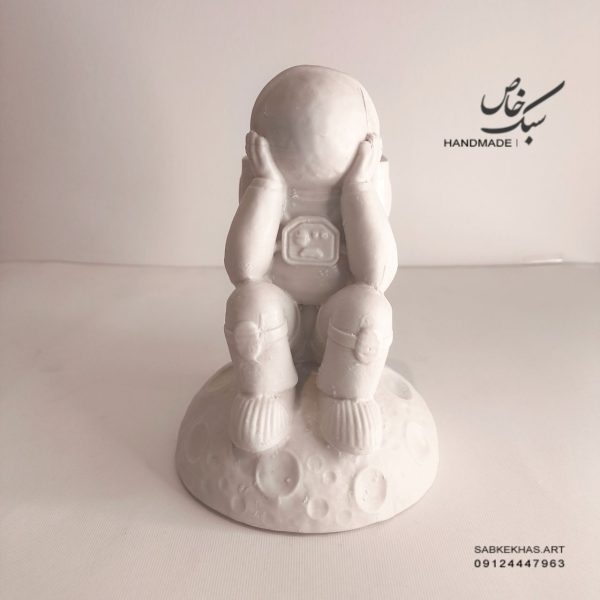 جامدادی فضانورد