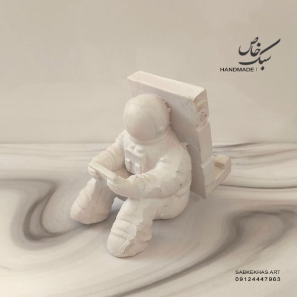 خرید مجسمه آدم فضایی هولدردار