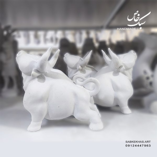 مجسمه گاو