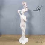 شمعدان کلاسیک دختر ایستاده