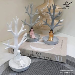 اویز جواهرات دختر کتاب خوان