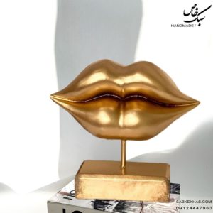 تندیس لب