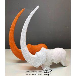 مجسمه کرکدن تک شاخ