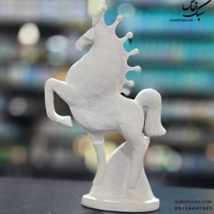 مجسمه اسب باستانی